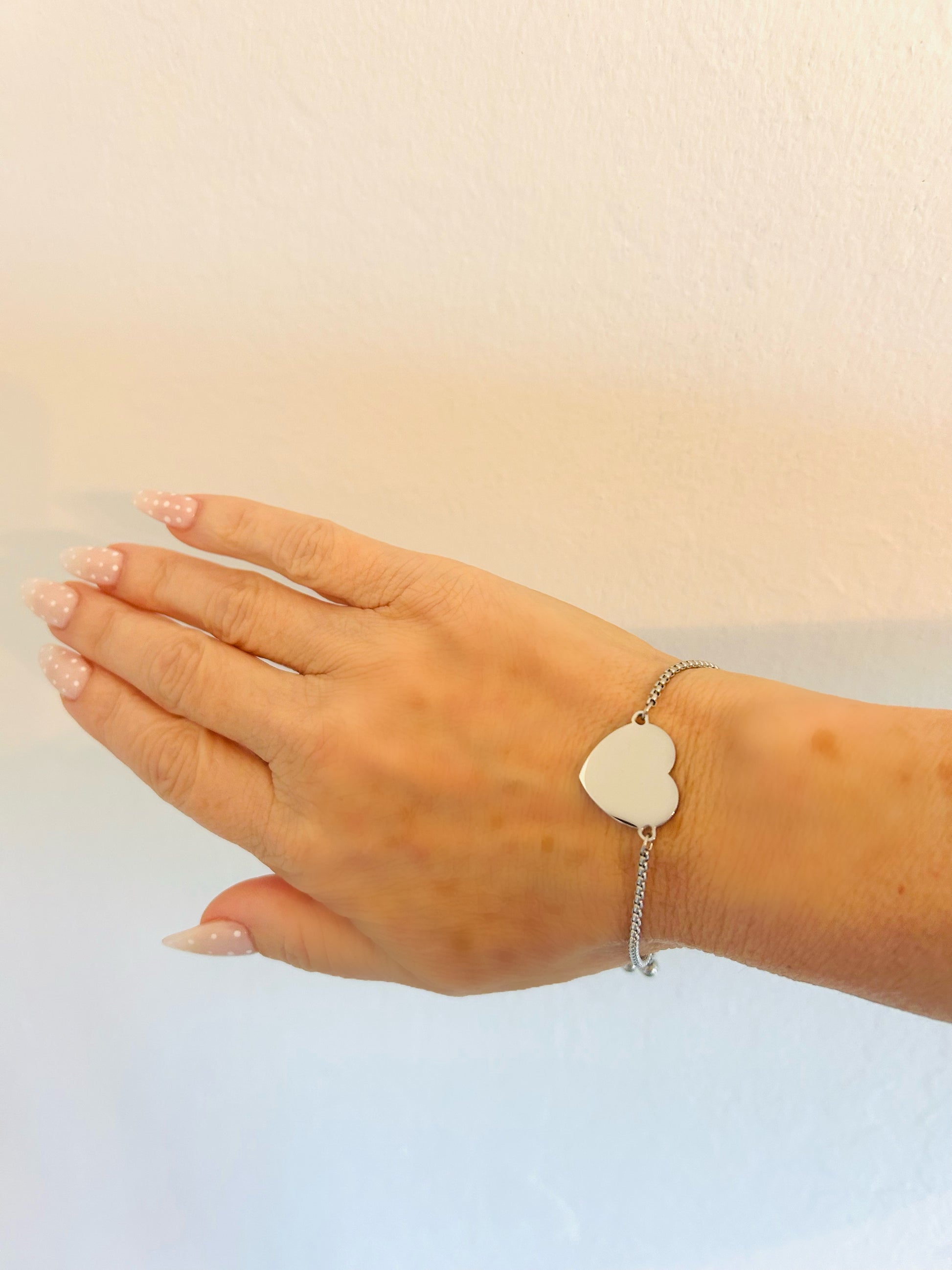 Silver Heart Pull Tie Bracelet