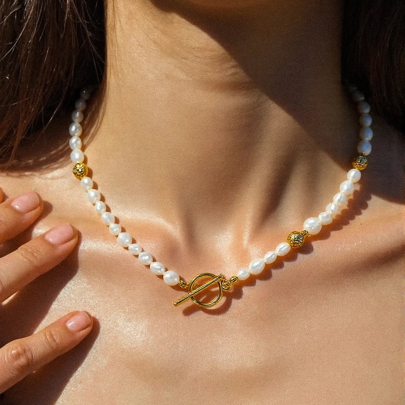 Pearl Toggle Choker