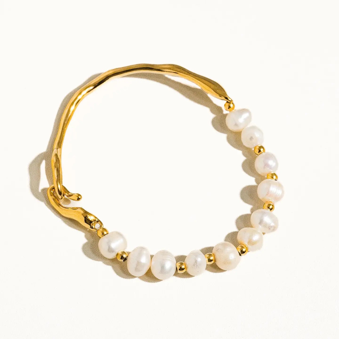 Baroque Pearl & Gold Bracelet